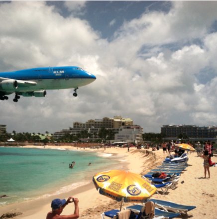 nross971's tweet photo. View from the office #workfromanywhere #girlboss #financialfreedom #jencyglobal #stmartin #airportbeach #adventure https://t.co/f6DQC1JtZG