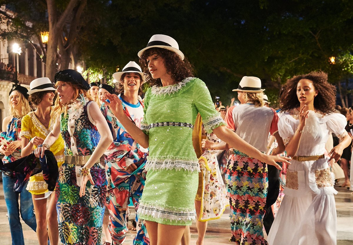 Finale of the Cruise 2016/17 show at the Paseo del Prado, Havana. #ChanelCruiseCuba #CocoCuba