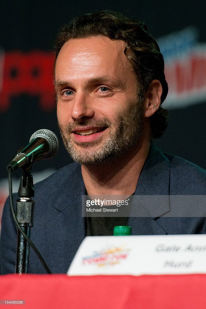 lcwilli1's tweet photo. Night ๐ด #AndrewLincoln #NYCC2012 Late #TBT photos: Michael Stewart #TWDFamily #TheWalkingDead #RickGrimes https://t.co/AH8XmP5cRM