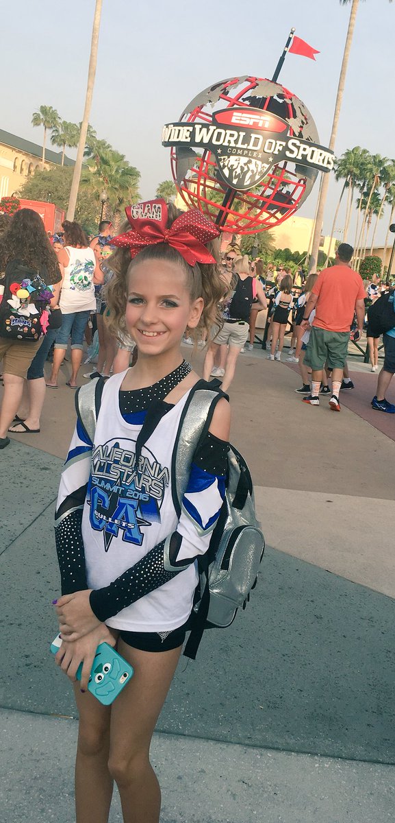 BeckySullivan2's tweet photo. @VarsityAllStar #TheSummit16 I wonder how many athletes got 2 RINGS?! #GLAM #WILDCARDS 💍💍  ⬇️ she did!!  #calivegas https://t.co/Sq3szGzMs8
