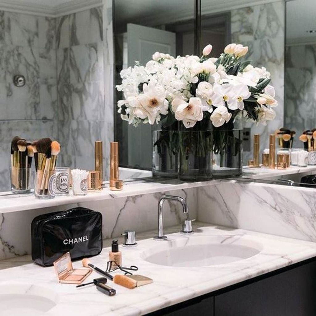 LexiClothing's tweet photo. Bathroom Envy https://t.co/slNOVTE9kt https://t.co/uCllNb1DPb