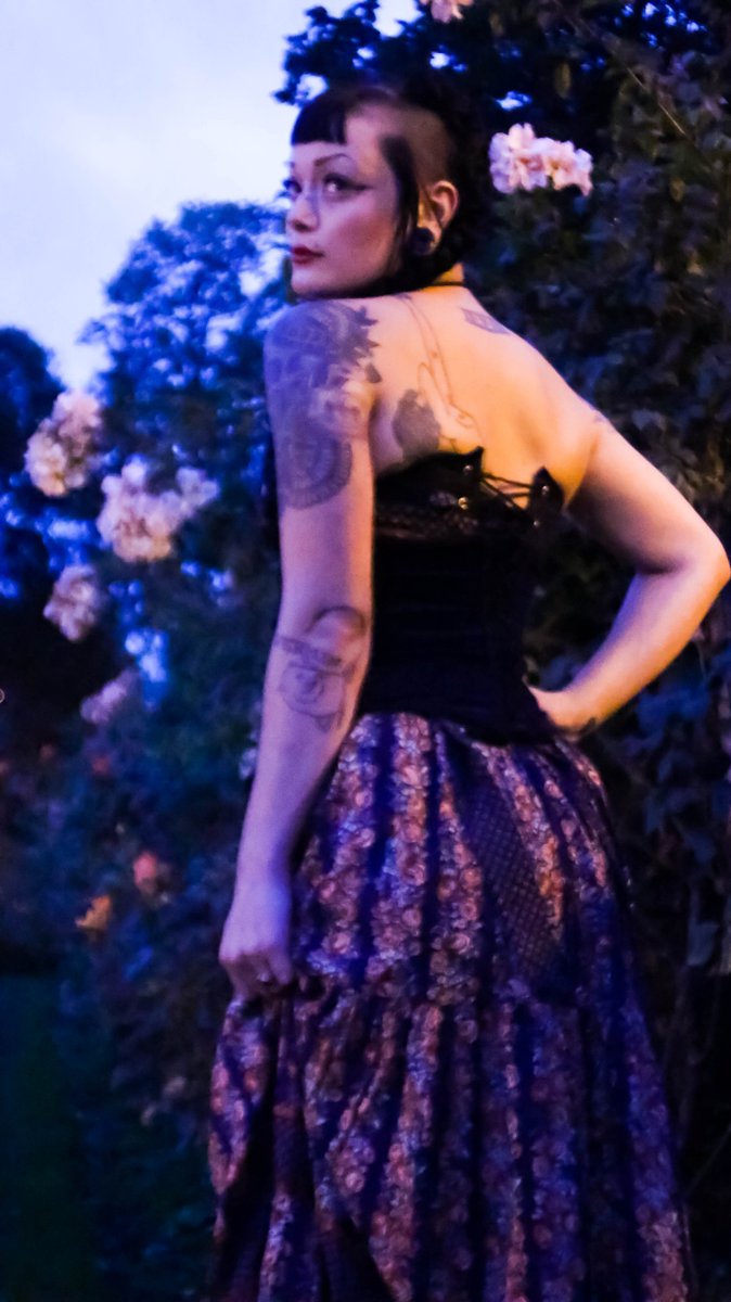 LucyLovedoll's tweet photo. #medieval #goddess #pdx #portland https://t.co/Hr4kl9reI8