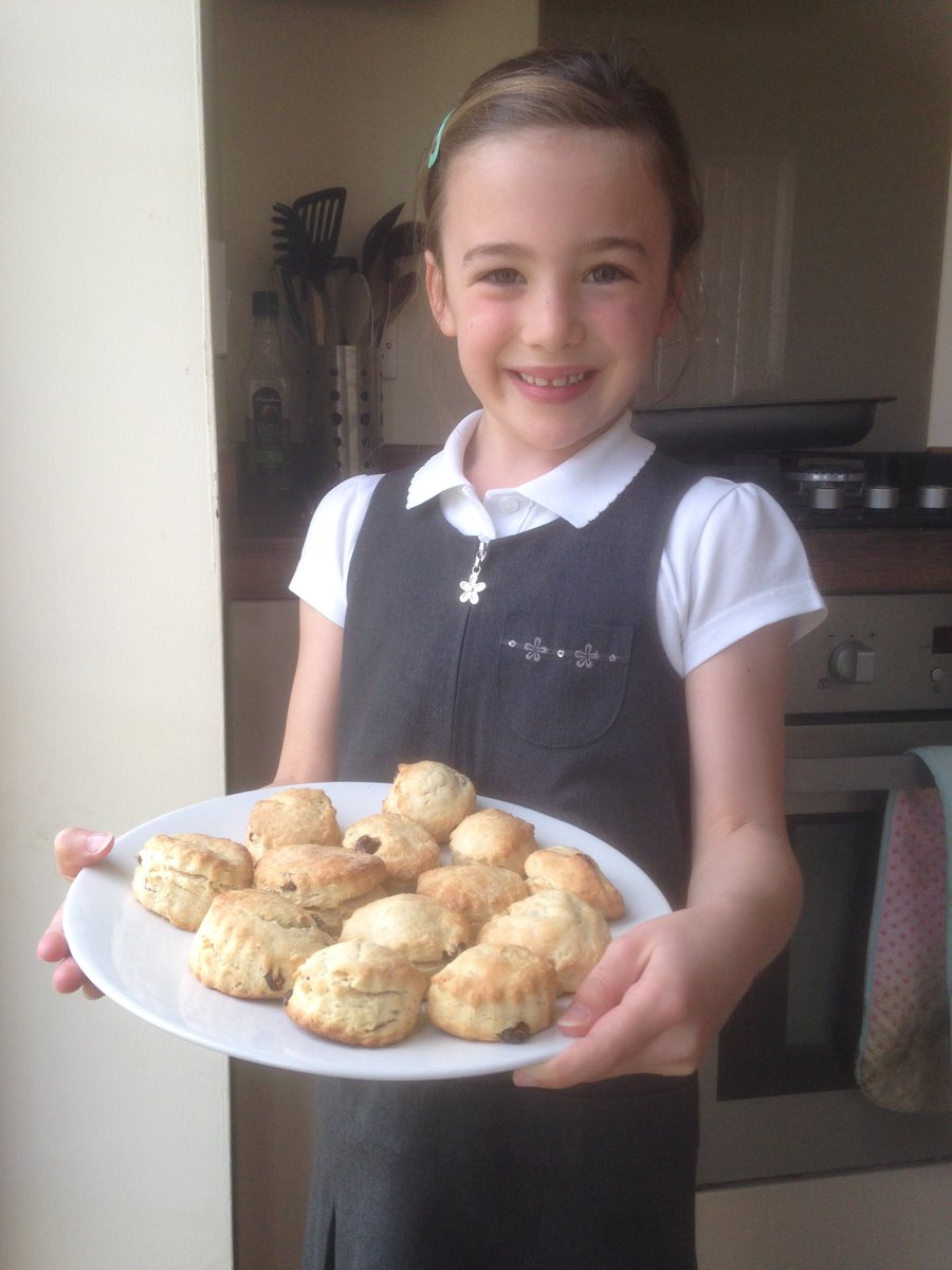 Shellster78's tweet photo. @OakthorpeSchool BH w'end spent exploring London so last minute baking homework squeezed in after Wildlife Club! https://t.co/g7WwBoCdZi