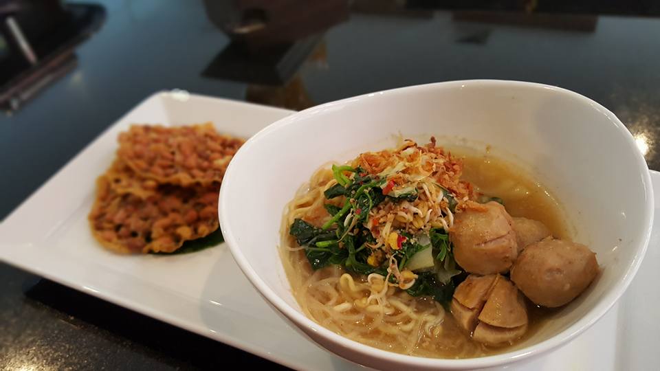 #jogjafood @favekotabaru:  "Baso Pecel khas Kotabaru" by Chef Topan di fave kotabaru