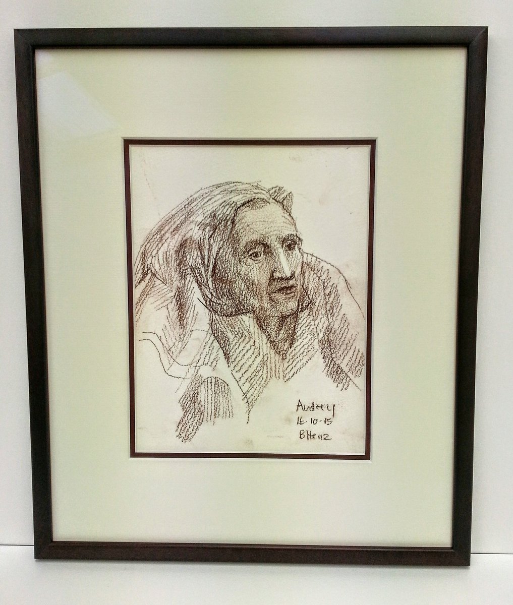 Robinsonframes's tweet photo. #charcoalportrait https://t.co/Iwl1dDifhY