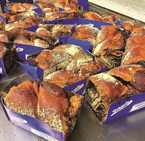 JC_Food's tweet photo. Why a traditional Yiddish dessert is taking the baking world by storm  #babka https://t.co/bIFF5t3R7Q https://t.co/RgcAT1oiFl