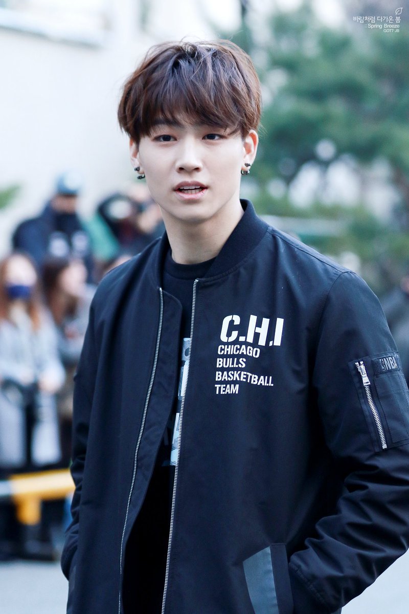 springbreeze16's tweet photo. 160325 기다리는 시간도 봄이다🌸🌹🍃💕 봄이 지나도 언제나 나의 계절은 봄이야🌸 #JB #재범 #GOT7 #GetWellSoonJB https://t.co/ulj371tNBC