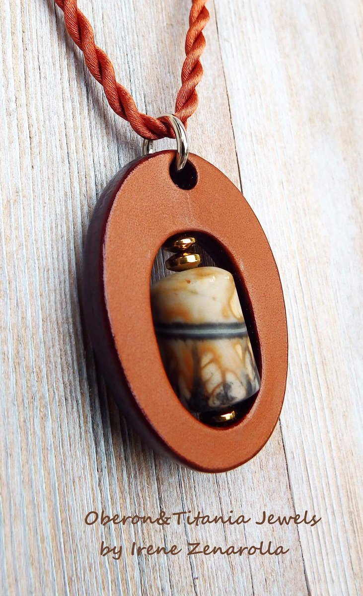 In The Heart of The Earth
OBERON&amp;TITANIA JEWELS
Leather and real stones handmade Jewels
m.facebook.com/Oberon-Titania…