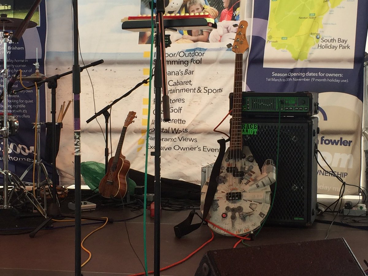 #MayThe4thBeWithYou  #millenniumfalcon #bassguitar 
checkersoundfest.co.uk