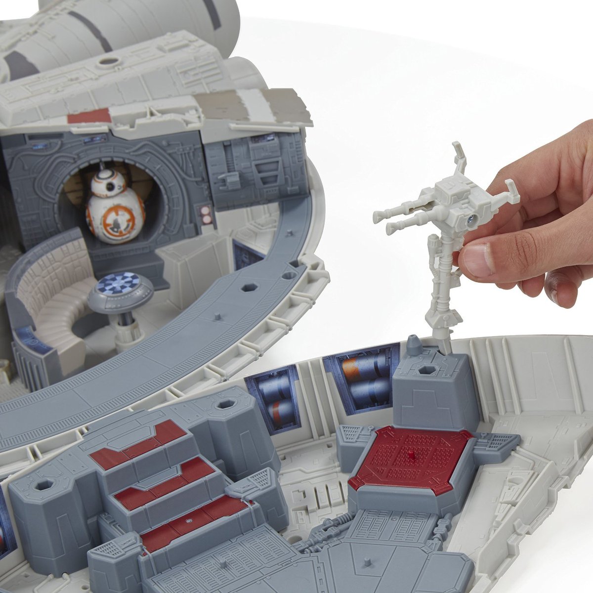 JournalDuGeek's tweet photo. #MayThe4thBeWithYou ! 
[Concours #StarWarsDay]
🎁 RT+Follow pour gagner ce Faucon Millenium Battle Action 🎁 https://t.co/NRvE2Pifm0