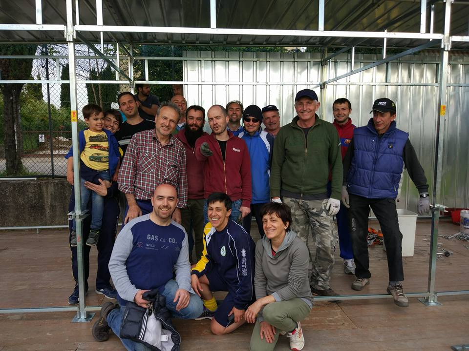 Filippo_Sindaco's tweet photo. Volontari al lavoro per #Santeurosia2016, si parte giovedì 5 maggio con Mercadini @robertomerca @SavignanoViva https://t.co/W0Jl40Gfge