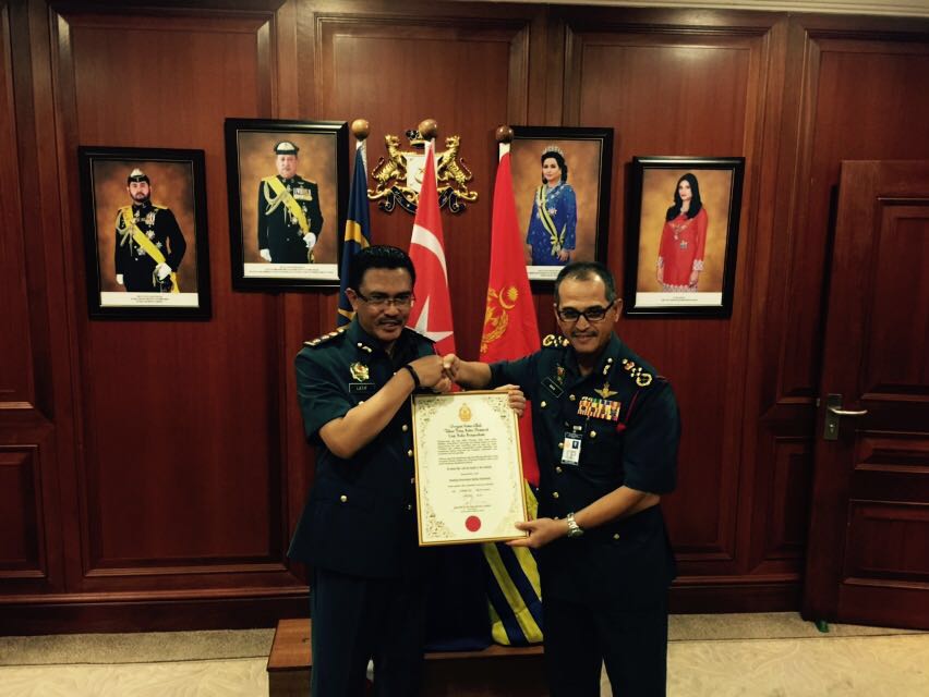 TAHNIAH YB Datuk @LatiffBandi atas Penganugerahan Pangkat Kehormat JBPM sebentar tadi <a href="/KP_bombaJBPM/">YAS Dato' Sri Abdul Wahab bin Hj Mat Yasin</a> <a href="/kpkt_gov/">KPKT</a>