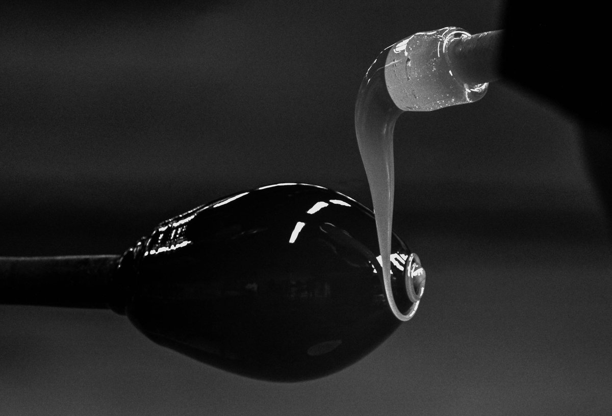 ingeborg_anne's tweet photo. The Process
#glassworks
#glassworkers
#glassblowers
#industrial https://t.co/OpA8dHMjt2