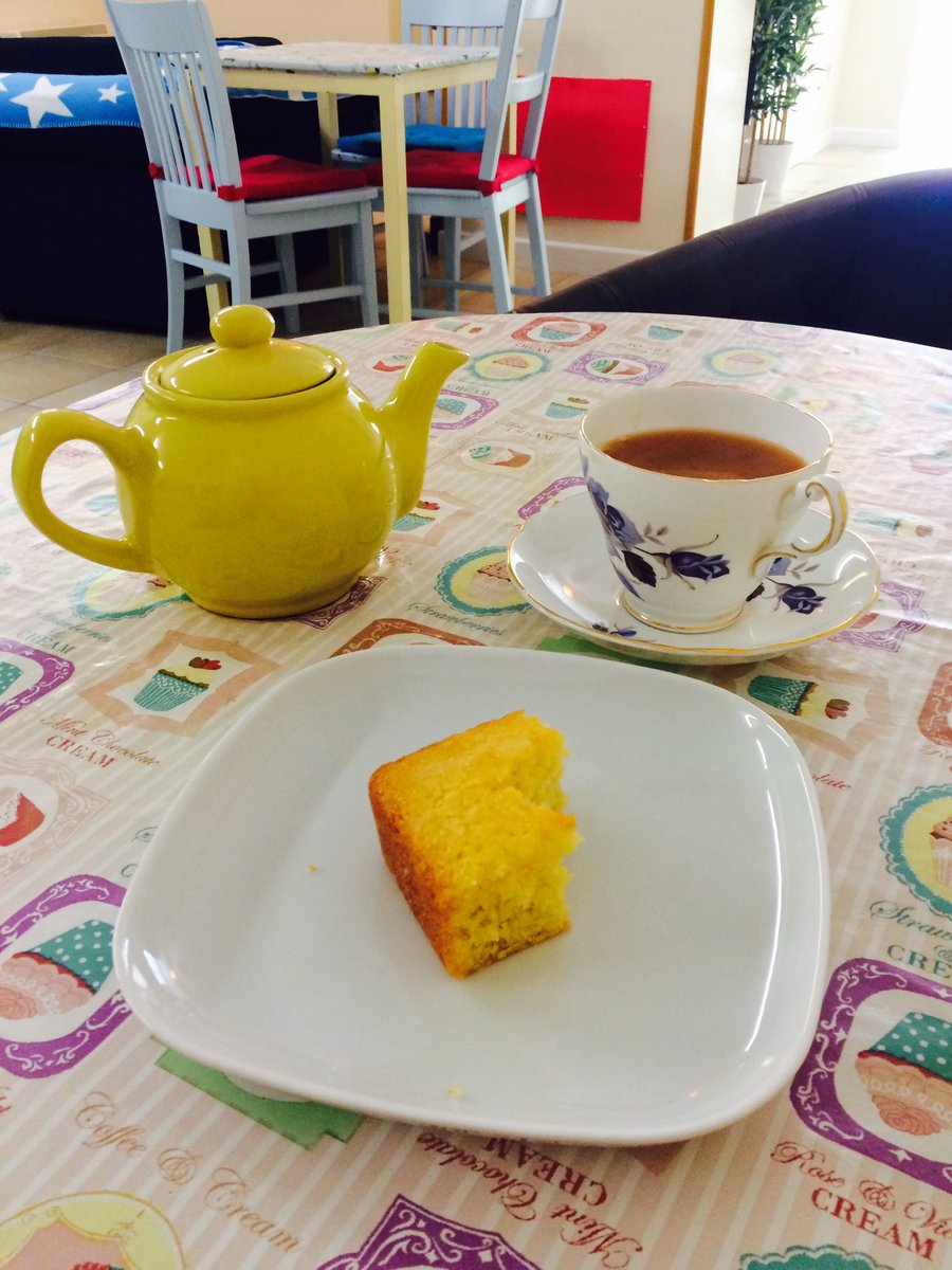 CamomileCafe's tweet photo. Cup of tea and lemon drizzle cake for breakfast! Yum! #cake #cafelife #breakfast https://t.co/E1PoINpAmD