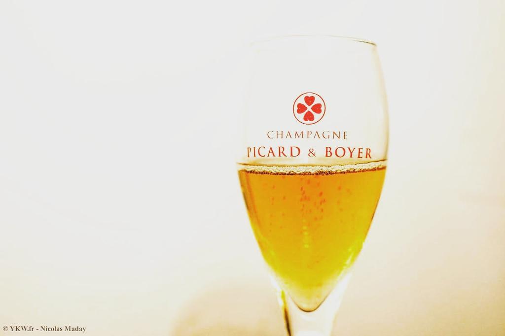 YKWeb's tweet photo. Let's start the day with some golden bubbles of @PicardBoyer. #champagne #winelover https://t.co/hlilOjRsfd