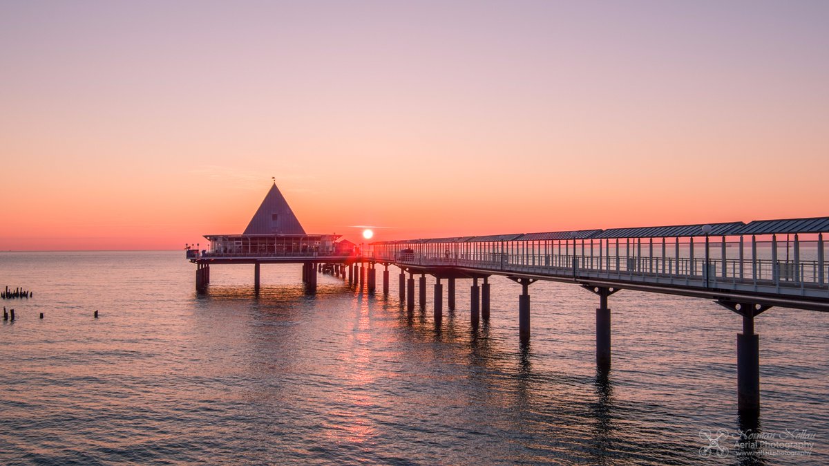 drone_pictures's tweet photo. Heringsdorf Pier on the island of Usedom / Baltic Sea
#DJI #balticsea #usedom #heringsdorf #sunride
@usedomonline https://t.co/93mqn4Zswt