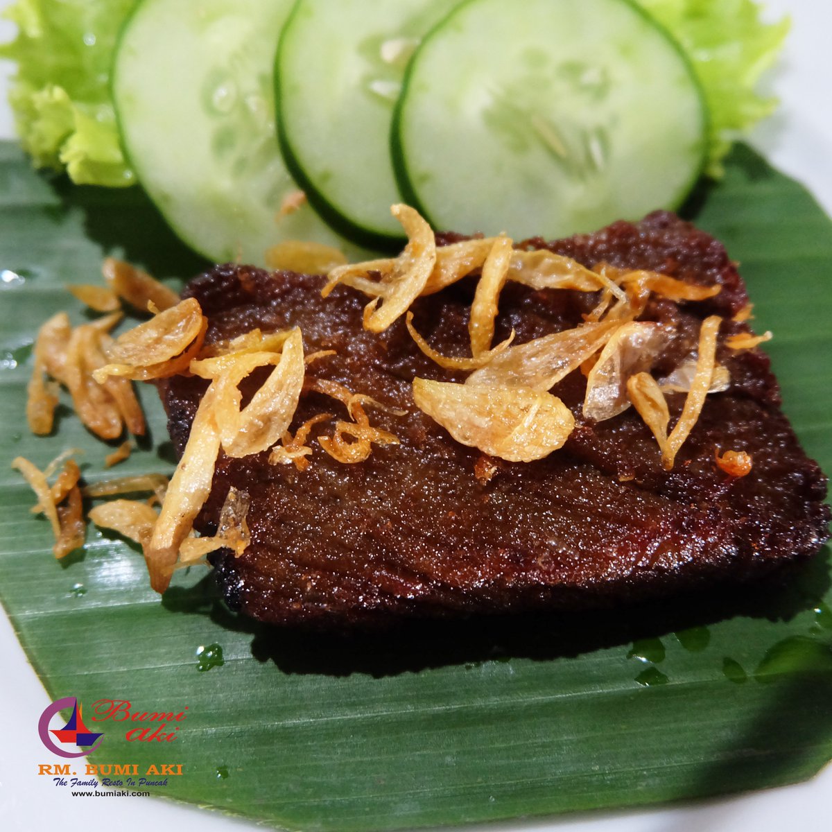 bumiakiboga's tweet photo. Makan gepuk, pake nasi putih aja udah enak bgt. karena rasa gepuk itu rasanya gurih-gurih, manis gimana gituuuu https://t.co/KMMvQUoYAI