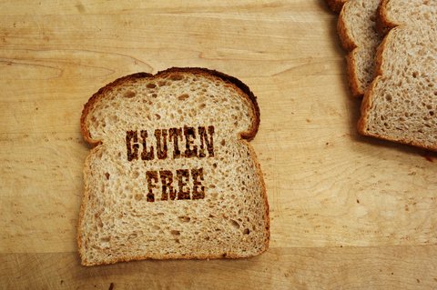 espressonline's tweet photo. Per 3 italiani su 10 il #glutenfree fa dimagrire. Falso. Da Espresso Food&amp;Wine https://t.co/WjM0VH64PH #glutine https://t.co/4khm4av2rU