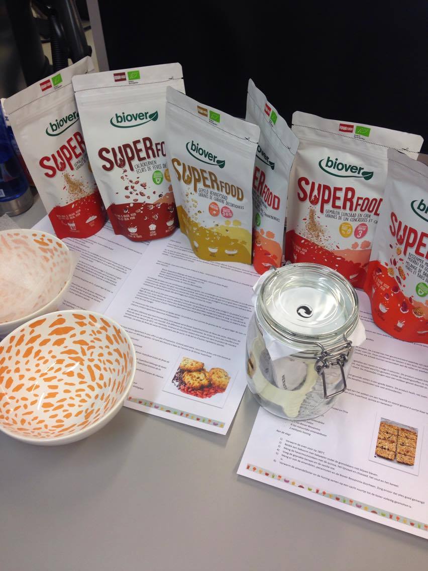 BioverBelgium's tweet photo. Verrassingspakketjes voor de winnaars van @KruidvatBelgie in de maak! #LoveBiover #Superfood https://t.co/W2XFrRpl6v