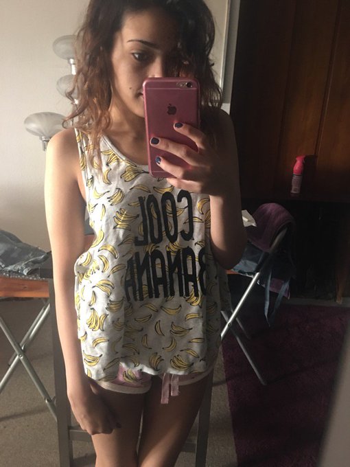 Cool banana @APOLONIAPORN ??? https://t.co/3ClTWAmHxL<a class="tags" href="/tag/apoloniaporn">@apoloniaporn</a><a href="/tag/sister"class="tags"><span>#sister</span></a>