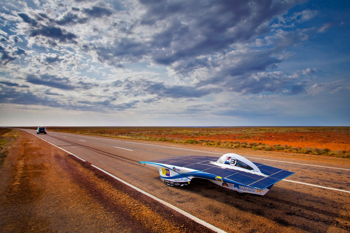 delftsolarteam's tweet photo. #DidYouKnow that our #solarcar #Nuna uses just as much #energy at 100 km/h as a #marathon runner? #WisdomWednesday https://t.co/ripQBpBson