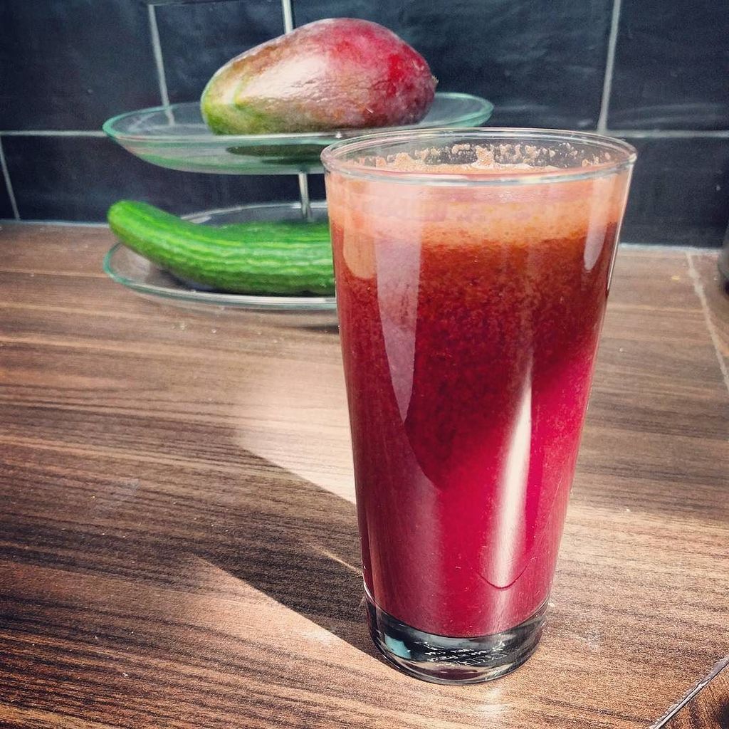 enidbalemans's tweet photo. Pure delight! 🙌🍏🍋🍇
#versapers #juice #slowjuicer #healthyfood #food #healthybreakfast #rod… https://t.co/nBtQGe9E1y https://t.co/2Xt5ijijE9