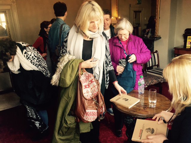 Great turnout last night <a href="/TheatreRoyalBTN/">Theatre Royal Brighton</a> for <a href="/rosbarber/">Ros Barber</a> who talked all things #Shakespeare! #30SecondShakespeare