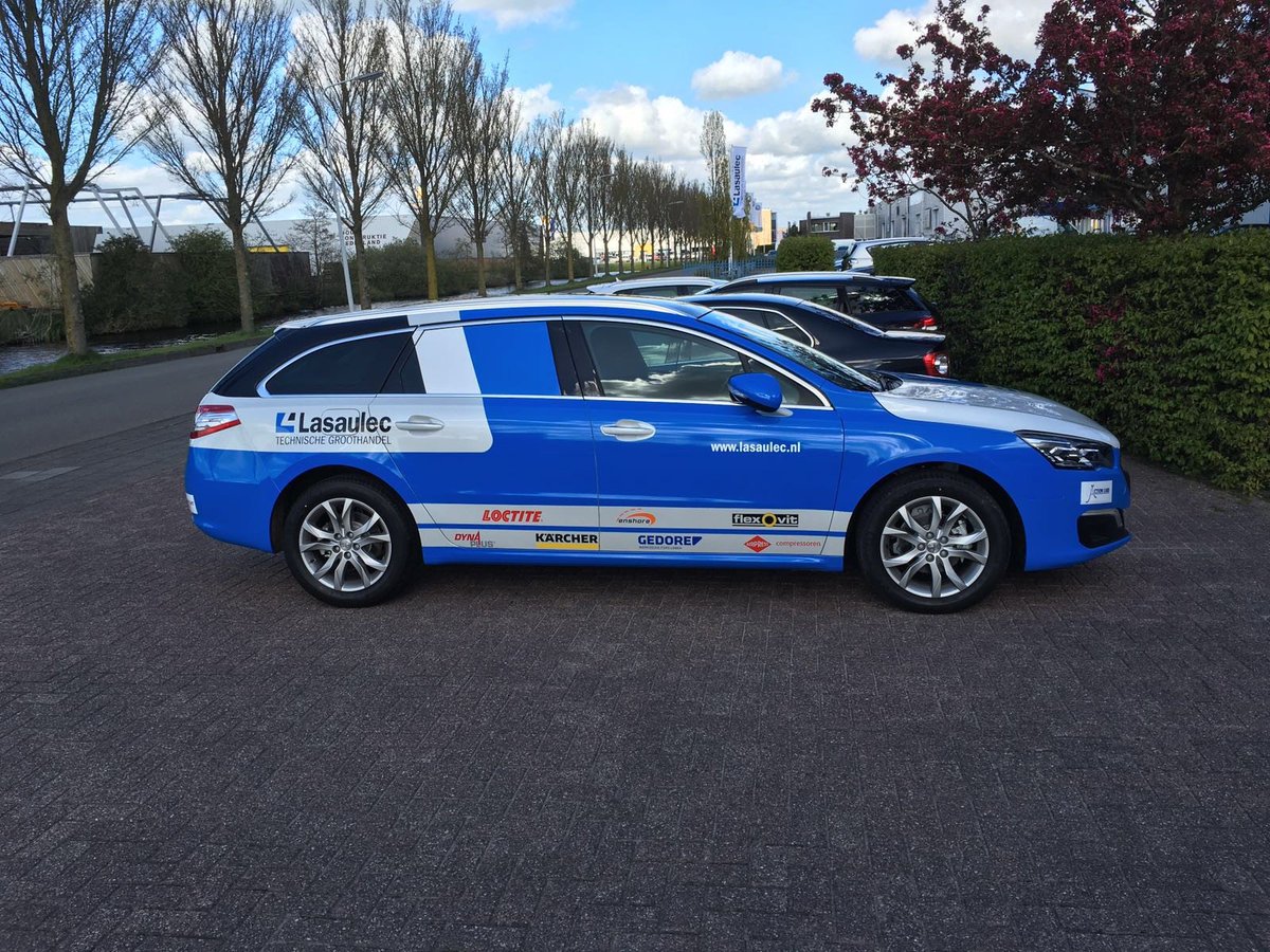 Lasaulec's tweet photo. De auto voor de ploegleider is klaar! Wat vinden jullie er van? https://t.co/oOt40fMAga