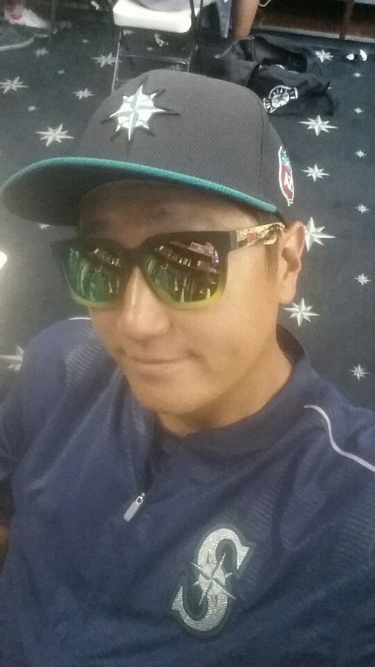 안녕 트위터! 
Hi! <a href="/twitter/">Twitter</a>! Hi! <a href="/Mariners/">Seattle Mariners</a>
#나의첫번째트윗