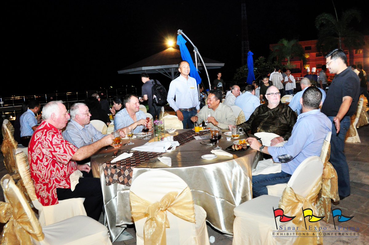 Networking Nite held on the first day of the expo, enjoy the event, dine, free drink and other networking gathering