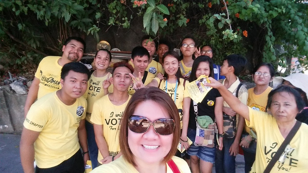 teng_purple08's tweet photo. Hindi alintana ang initttt all smiles pa din sa pagkakampanya para sa aming No. Senator @JVillanueva2016 #Tesdaman49 https://t.co/0PxKsFSFO3