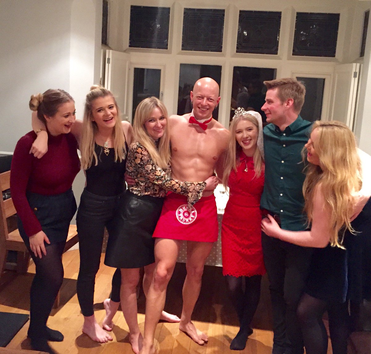 HenPartyEnt's tweet image. Hen Party Butler in the Buff in Bath henpartyentertainment.co.uk/hen-party-butl…