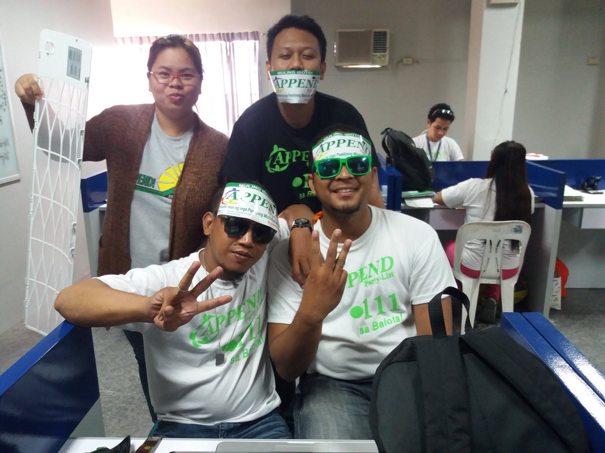 SeanKenny09's tweet photo. Kulitan time sa angono branch :-)
Suportado namin to!
#111AppendPartyList
@APPENDPartyList 
@kmbi_org https://t.co/VNWuw1Pz0f