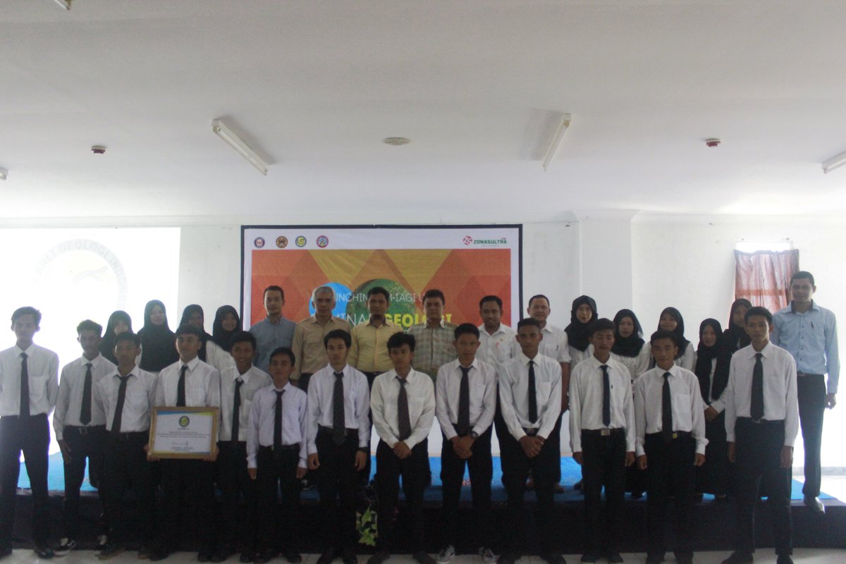 Akhirnya Launching dan Peresmian SM IAGI UHO Selesai, Terima Kasih Pak, Jaya Selalu Geologi! Keep in touch!