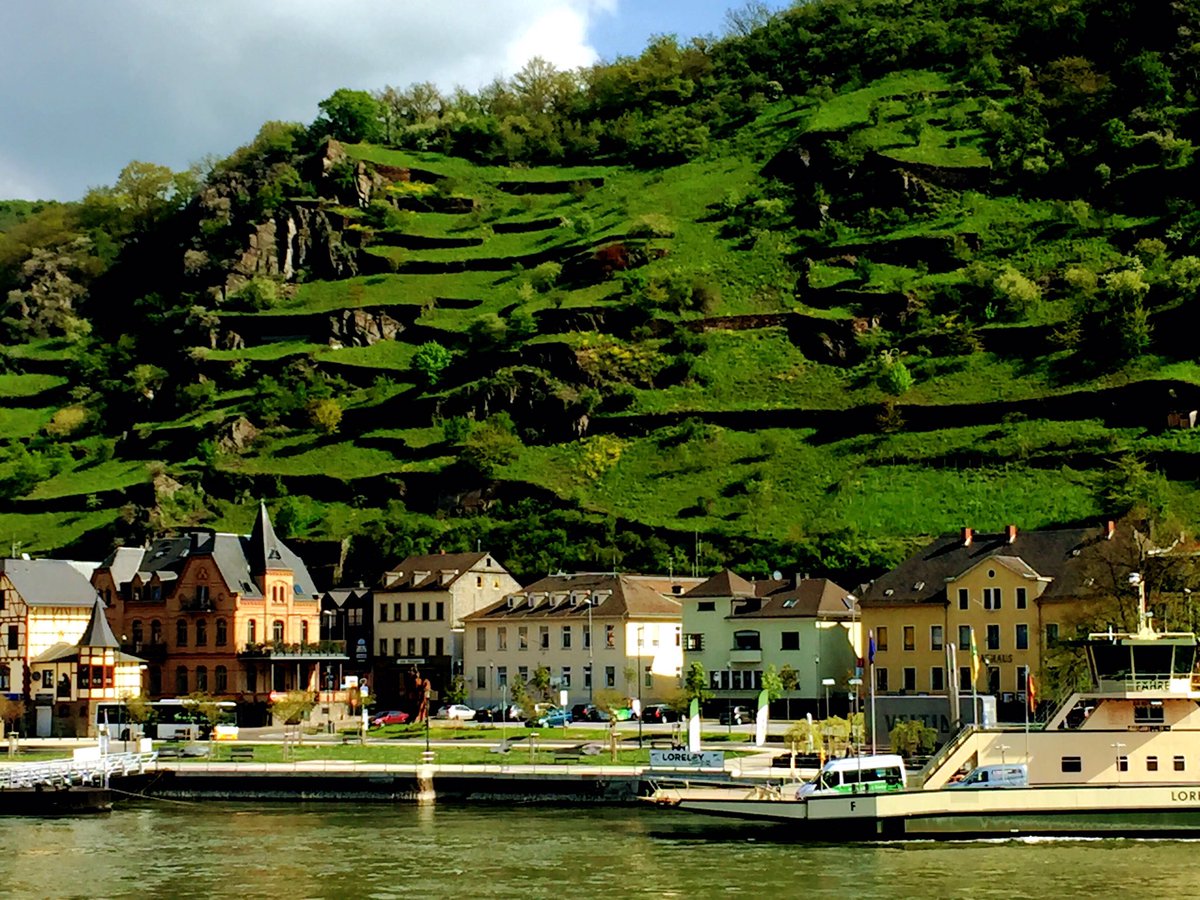 Cosmoexperience's tweet image. Beautiful day on the Rhine today. Thanks Matt,  for the info on the castles. @cntraveller @AmaWaterways