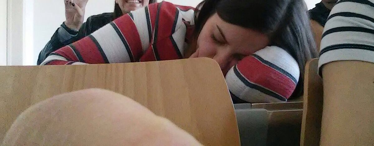 ZacloClara's tweet photo. Buongiorno si fa per dire. #amicidimerda https://t.co/mr67u56Gk5