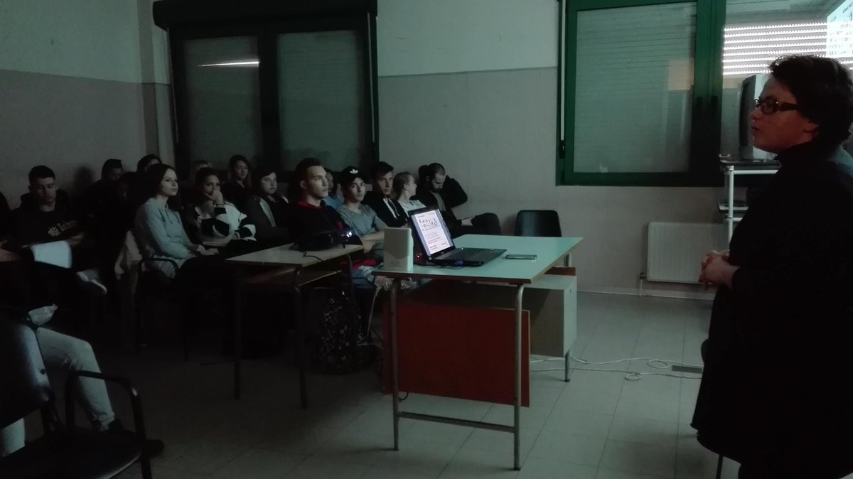 MarvelADV's tweet photo. Stamattina lezione di #comunicazione e #webmarketing all'IIS Bonifazi di @civitanovam. Noi iniziamo, buona giornata! https://t.co/CXRwJPUsPa
