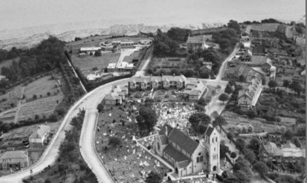 ILovesTheDiff's tweet photo. Article on the Old Fort on Penarth head and the late Dennis Whannell who developed the site. https://t.co/wdQ5YYMoW0 https://t.co/Mu2ddhPFbS