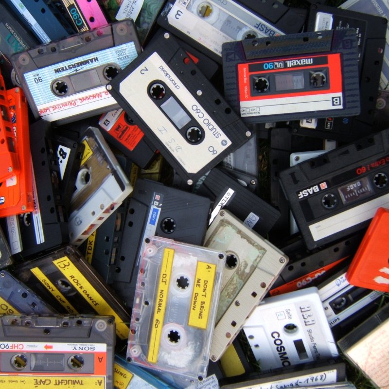AmbienteOptimo's tweet photo. Ellos nunca lo harían... No los abandones. ¡Los #cassettes están de vuelta! #ClimaPymes https://t.co/4XrVpv2Bnp https://t.co/IrIybVT3Hs