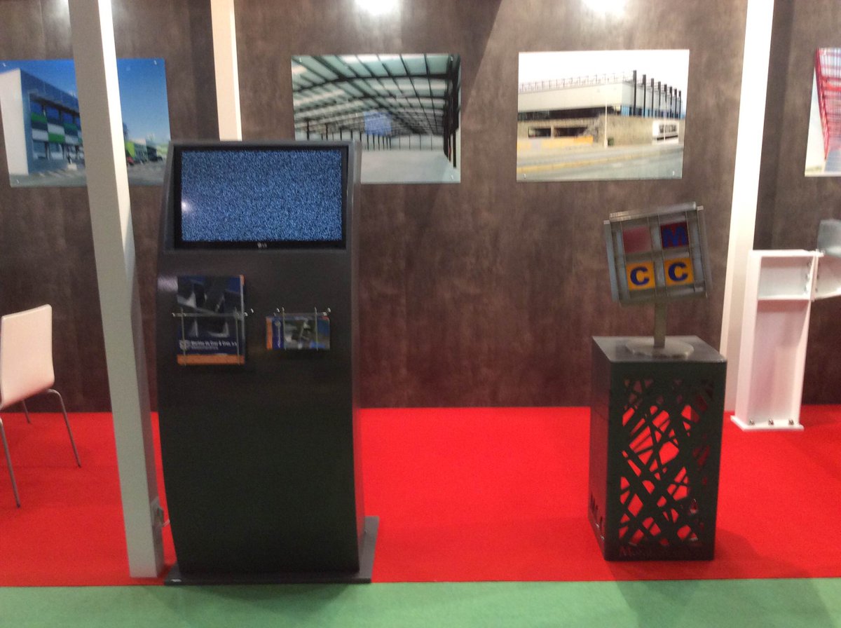 JJS_Stand tweet picture