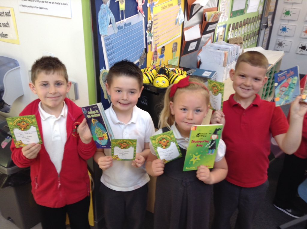 @SandhillPrimary Fantastic reading this morning from these lovely Elf Owls! So proud! #learningtoflyhigh