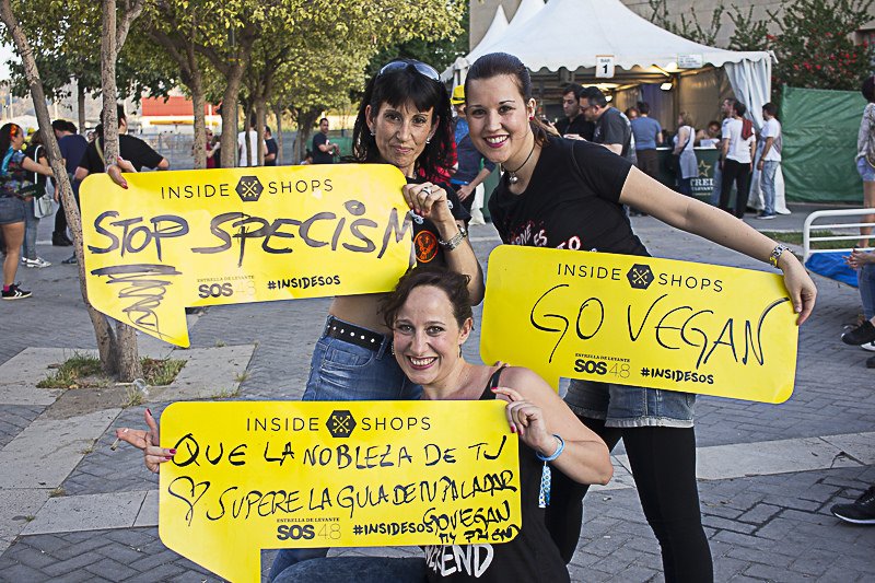 CmonMurcia's tweet photo. Captar gente para tu secta (II) #TypicalSOS @SOS48Festival https://t.co/Omz2Twgnbb