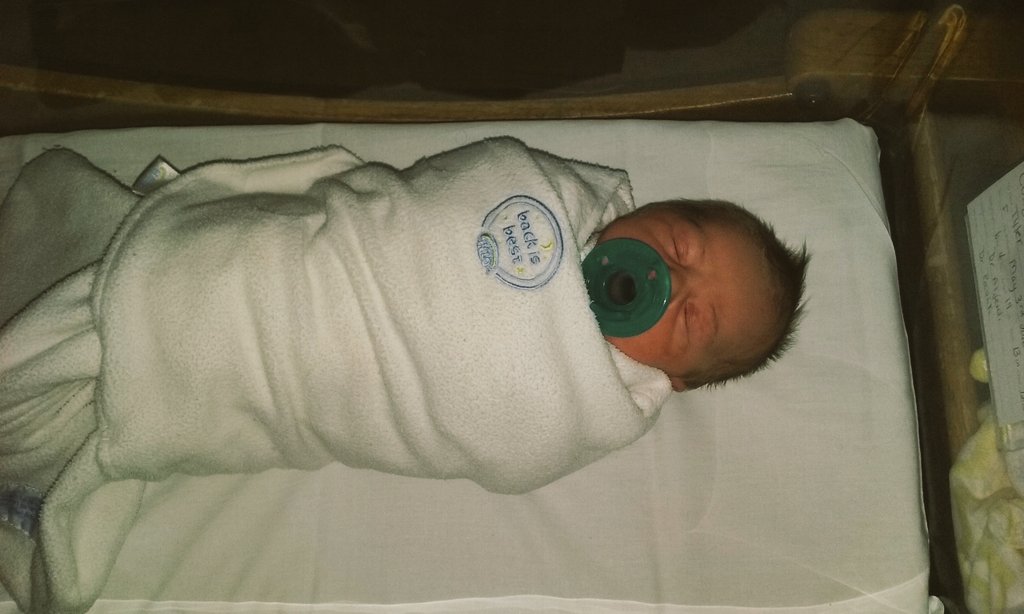 Gabby_tyler2's tweet photo. She's here, beautiful and perfect. 6 pounds 4 ounces. 19 inches long. #myperfectbaby #riley #mommasbabygirl https://t.co/BZcv7WvEZz