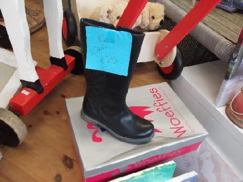 Kringloop2Life's tweet image. letswebshop.nl/module/aanmeld… Aanbod Kringloop SecondLife via LetsRecycle: Laarsjes, nieuw €25,00 letswebshop.nl/module/adverte…