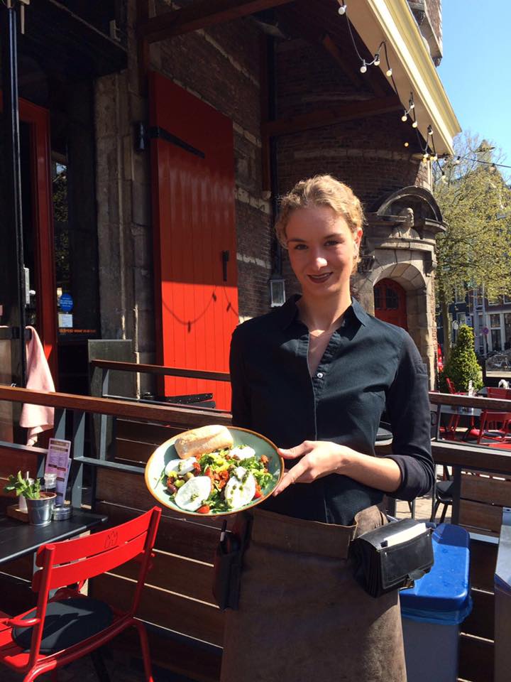 In_de_Waag's tweet image. Lekker genieten met een lunch op ons terras! #summer #terras #weer #lunchen