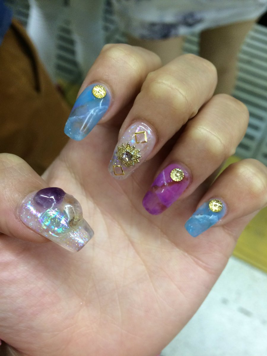 かとみか 加藤美佳 New Nail Lapisでっっ いつもゆうこさんありがとうございます 今回は透明感ありありのスクエア お気に入り クーポン情報はインスタにて T Co Upre36ww Twitter