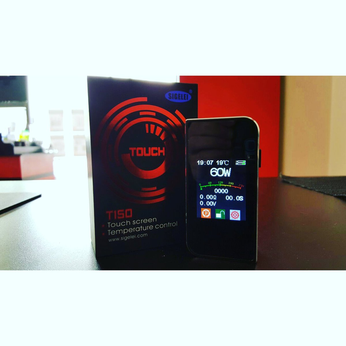 Sparksecigs's tweet photo. Sigelei T150 Touch Screen Temperature Control Box Mod now in stock at Sparks! #vape #sparksecigs https://t.co/RcjEpT1wSc