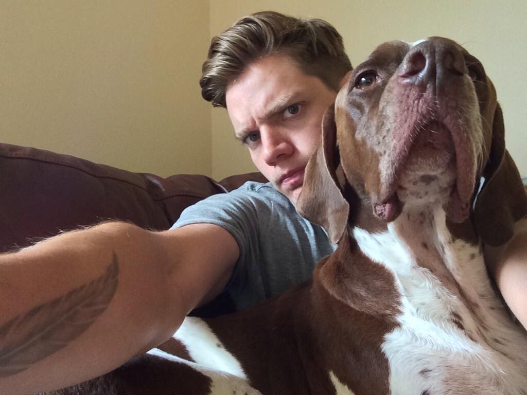 dorianblackthrn's tweet photo. Best buds 🐶 https://t.co/vYSO8Qs2DD