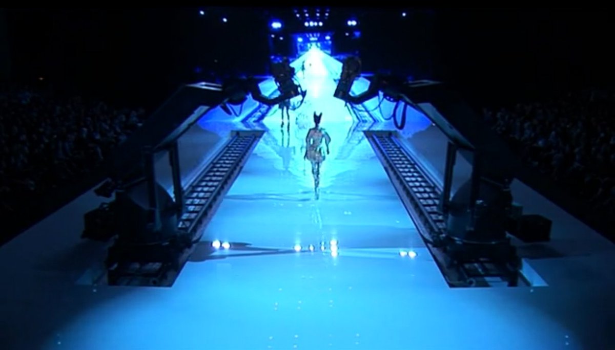 SHOWstudio's tweet image. Love archiving or digital exhibiting? SHOWstudio are looking for a digital archive intern! showstudio.com/job/digital_ar…