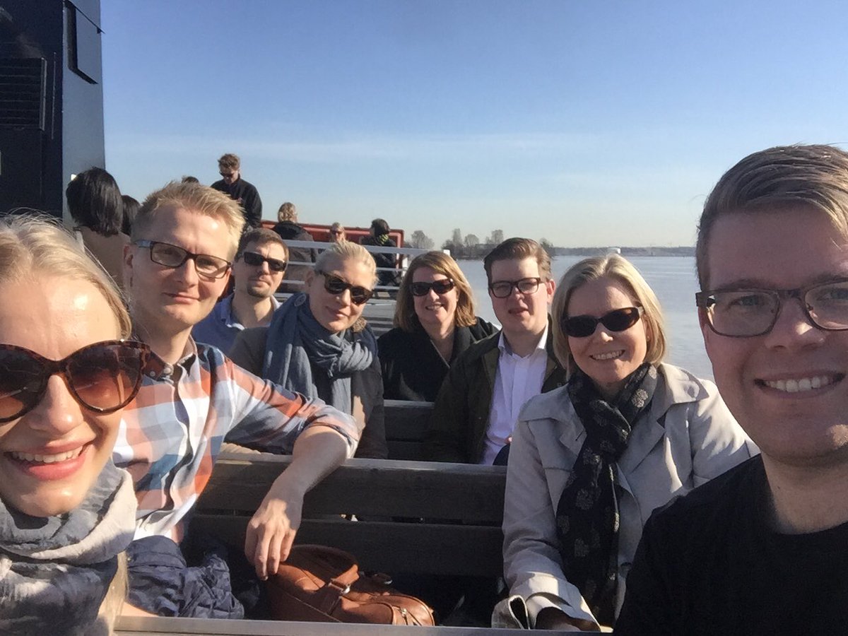 BlicPA's tweet photo. Off-site-päivä käynnissä mahtavan kelin saattelemana! #suomenlinna https://t.co/jLuf6XGW2X